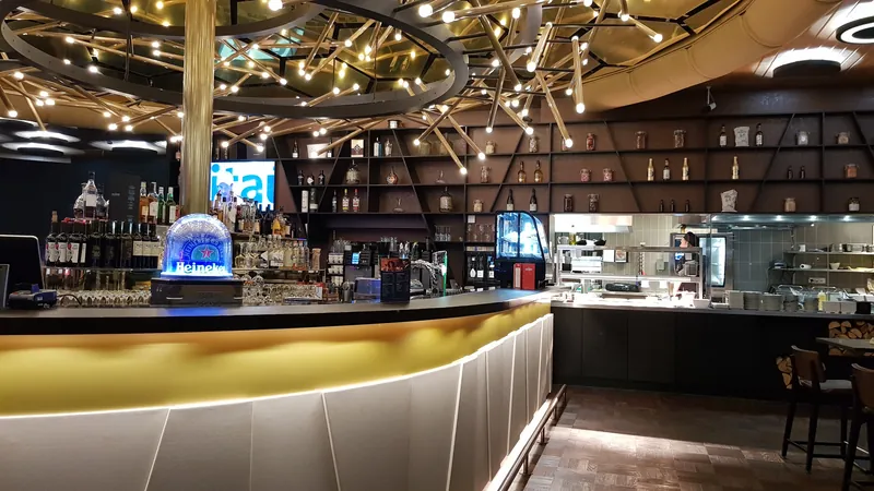 Bar van Holland Casino Valkenburg met warme verlichting