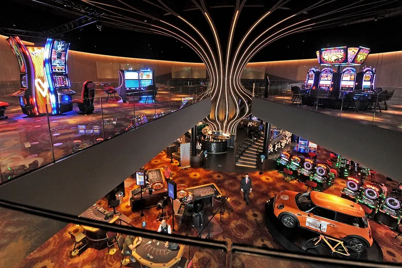 Atrium met speelvloeren in Holland Casino Venlo